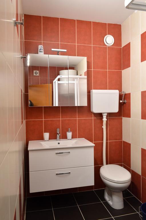 Apartment Millas Ni Esterno foto