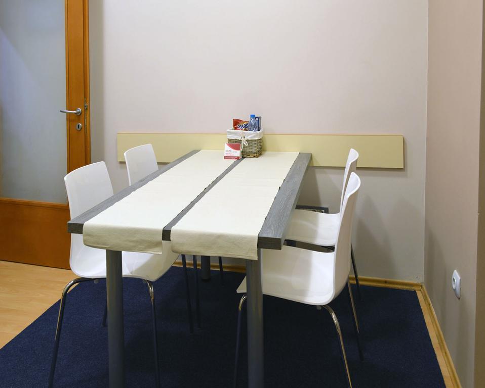 Apartment Millas Ni Esterno foto