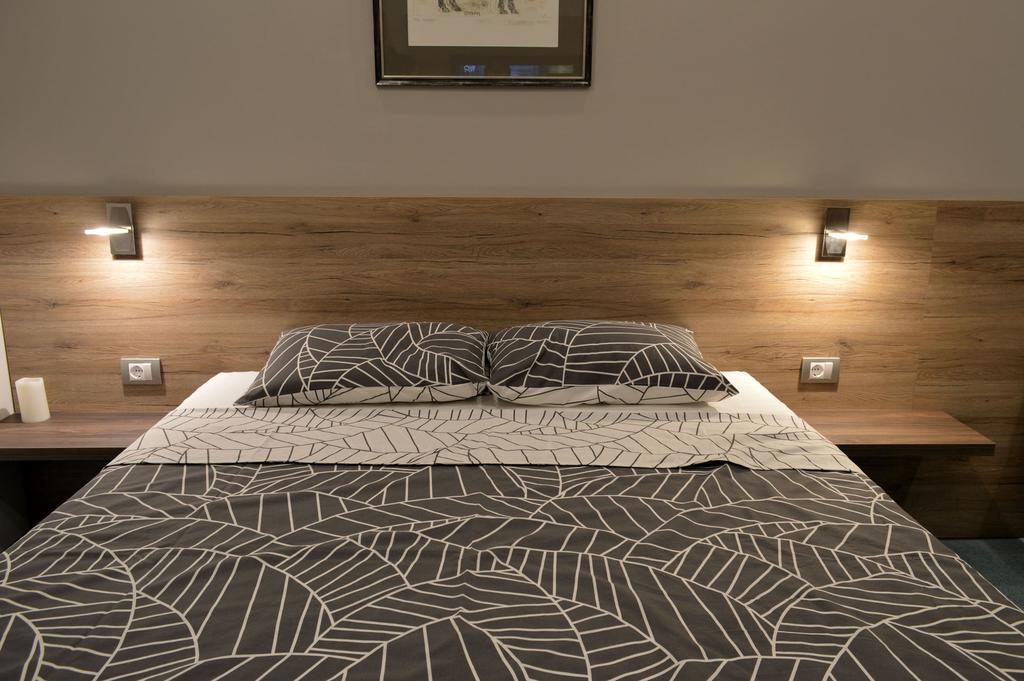 Apartment Millas Ni Esterno foto