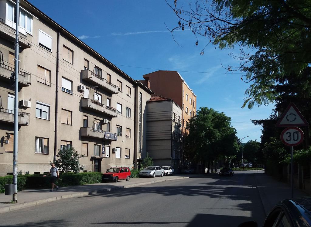 Apartment Millas Ni Esterno foto