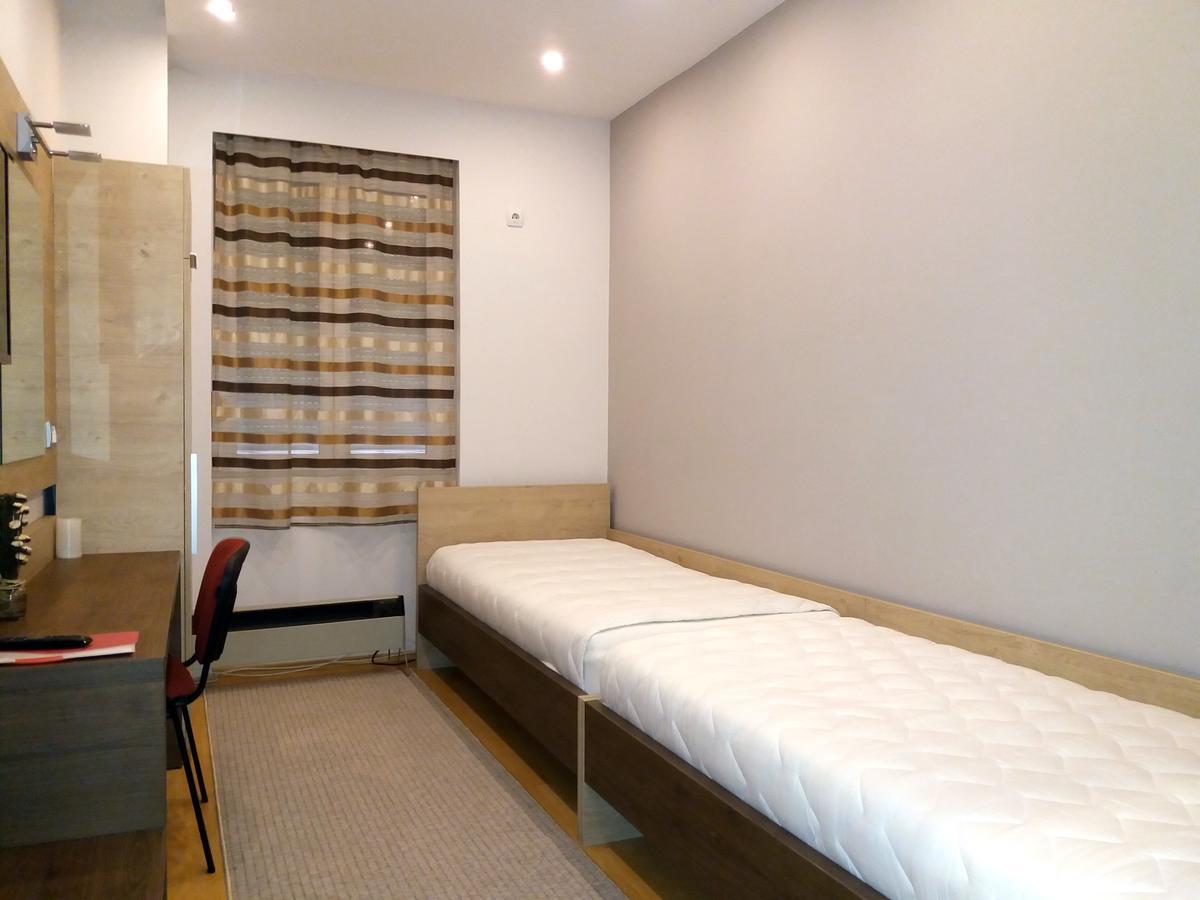 Apartment Millas Ni Esterno foto