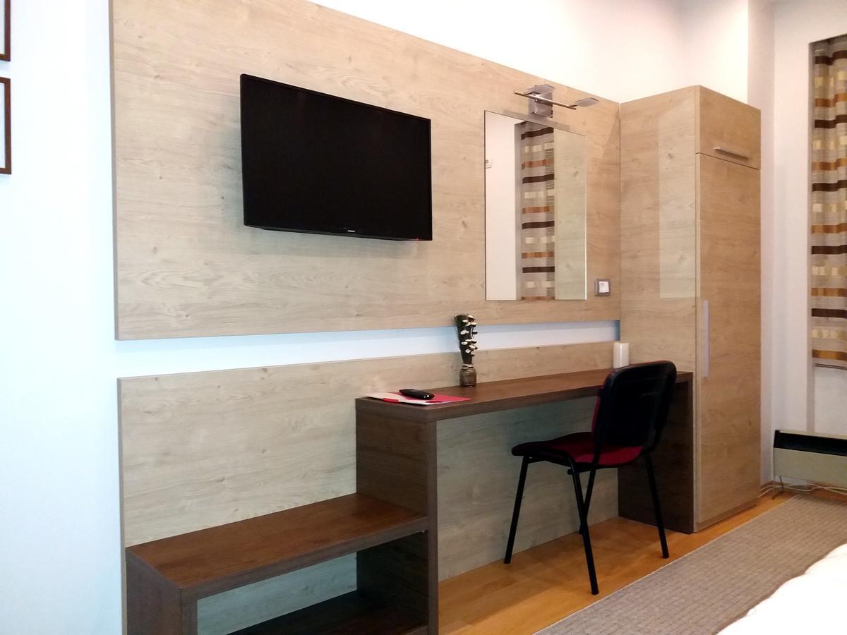 Apartment Millas Ni Esterno foto